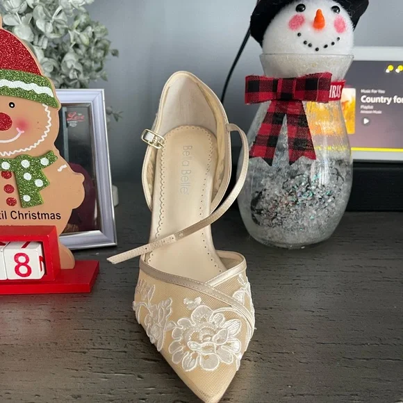 Wedding Shoes. Cream Lace Stiletto Heels with Ankle Strap - Picture 3 of 6